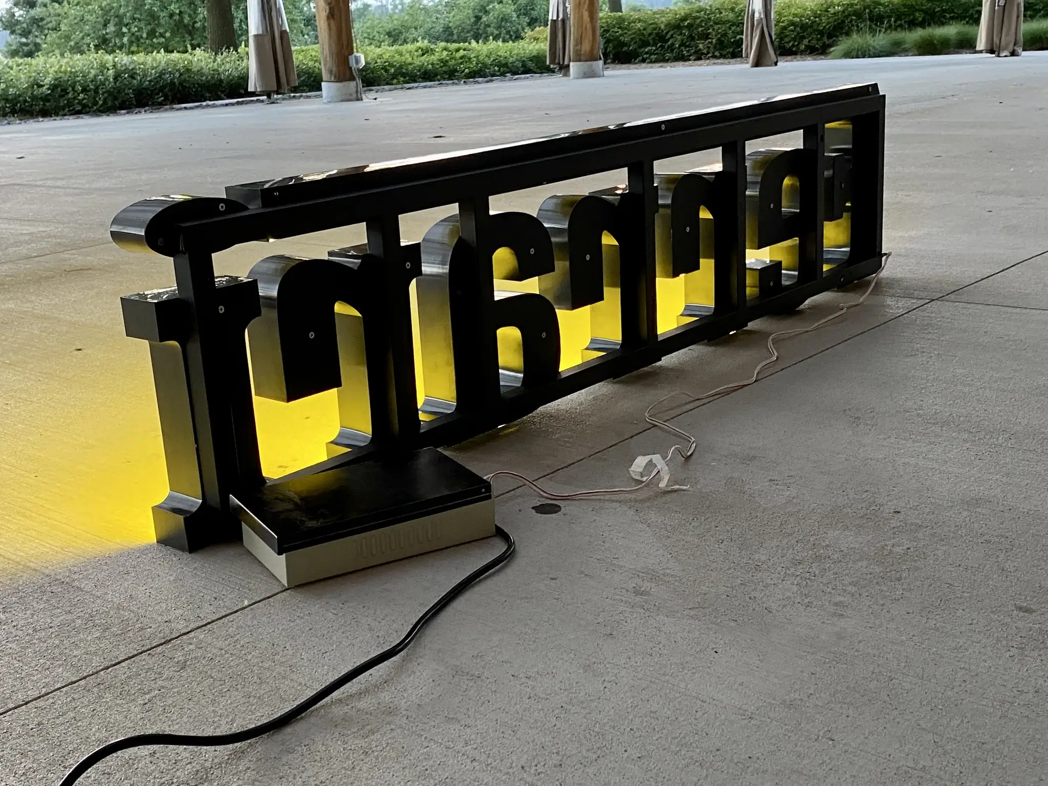 No Reserve Illuminated Ferrari Dealership Sign | PCARMARKET